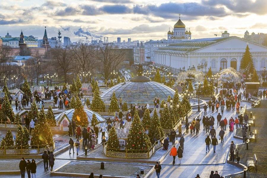 Небольшой снег и до минус двух градусов ожидается в Москве 5 января