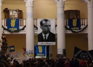 Польские дипломаты в Киеве осудили ответ Зеленко о героизации украинских националистов