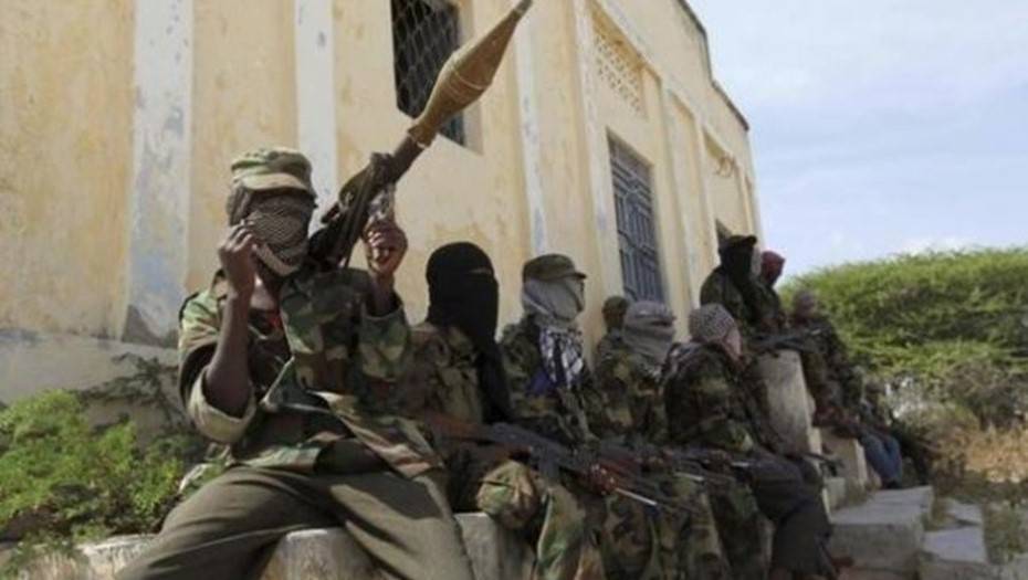 Исламисты с тяжелым вооружением атаковали военную базу США в Кении