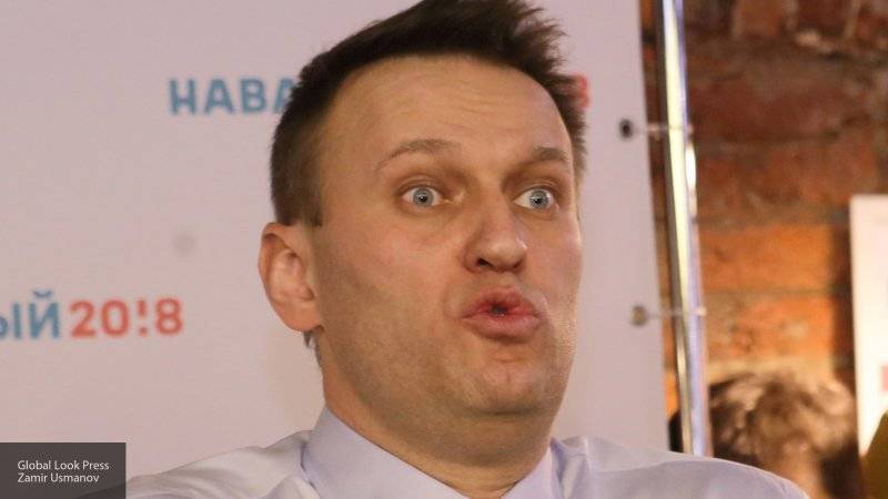 Навальный вызвал шквал критики после видео роскошного семейного кутежа в ресторане