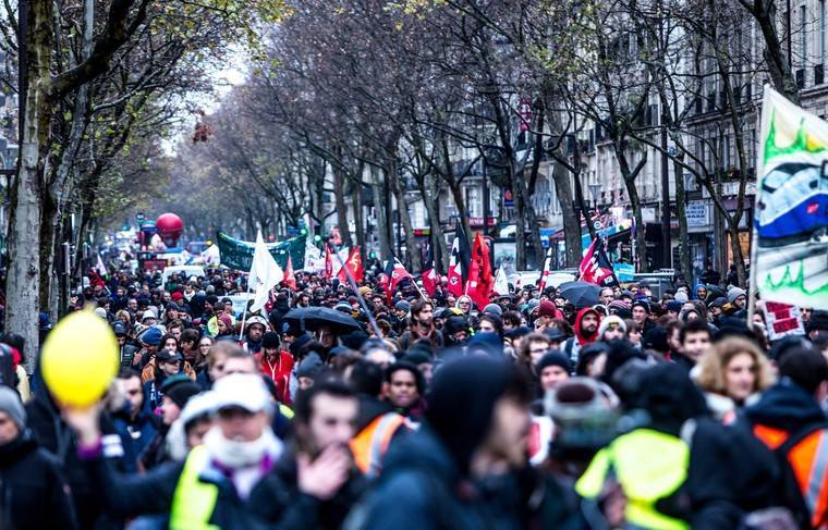 Французский Минфин призвал протестующих к компромиссу с правительством