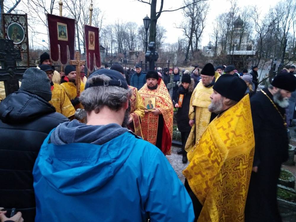 Священник рассказал о православной традиции трезвого Нового года в Петербурге