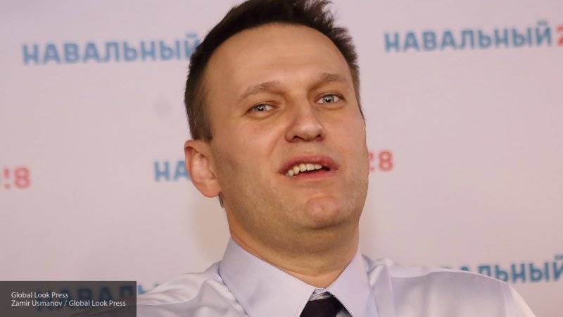 Навальный наговорил гадостей про новогоднее убранство Москвы и пошел любоваться парками