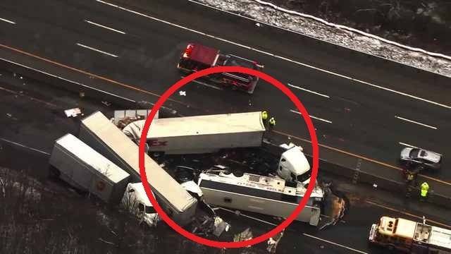 Пять человек погибли, 60 получили ранения в жестком ДТП с автобусом на востоке США