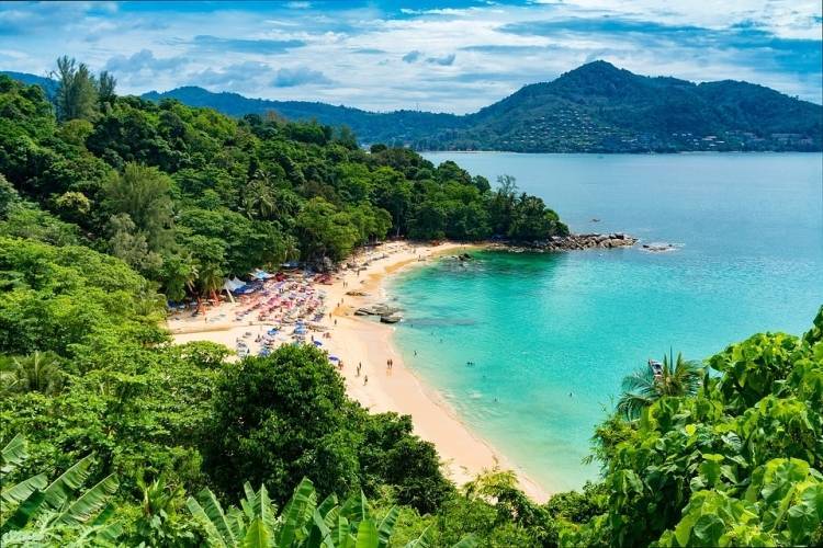 Суд Таиланда арестовал туристов из России за секс на пляже