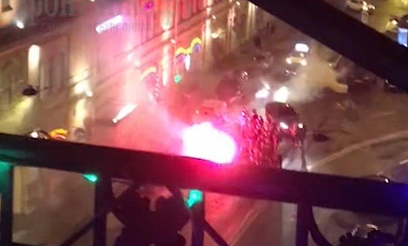 Полиция возбудила уголовное дело из-за акции с дымовыми шашками в центре Петербурга