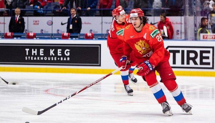 Российский хоккеист Романов вошел в символическую сборную МЧМ