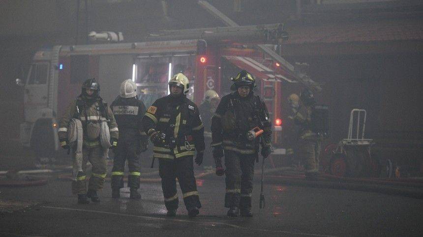 Три человека погибли при пожаре в многоквартирном доме в Тульской области