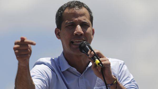 Николас Мадуро - Хуан Гуаид - Сторонники Гуаидо заявили, что он остается спикером парламента - newtvnews.ru - Венесуэла