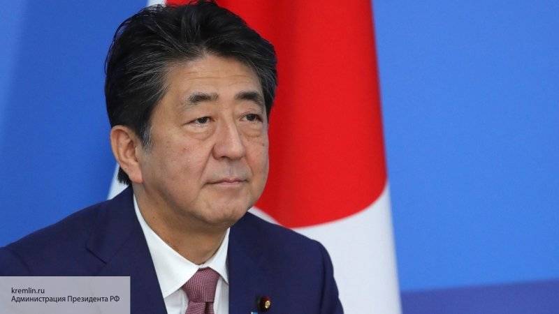Абэ призвал укрепить отношения с Россией и Китаем в новом году