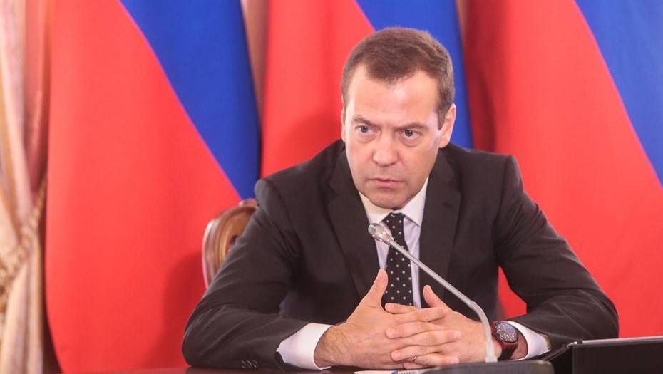 Медведев выделил 95 млрд рублей на объекты здравоохранения