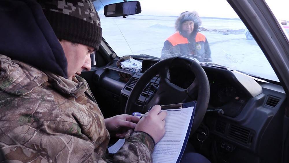 МЧС проверяет ледовые переправы по всей России