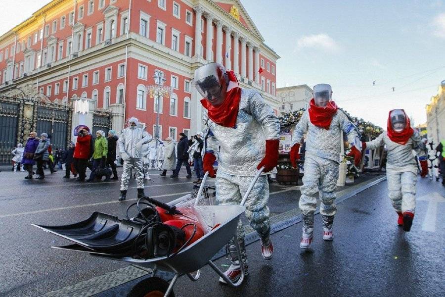 Более 40 тыс человек обеспечивают порядок в Москве в праздники