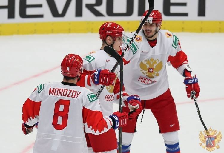 Российская сборная по хоккею показала лучшие моменты матча с Канадой