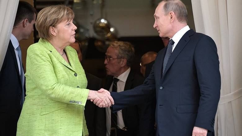 Ангела Меркель 11 января прибудет в Россию по приглашению Владимира Путина