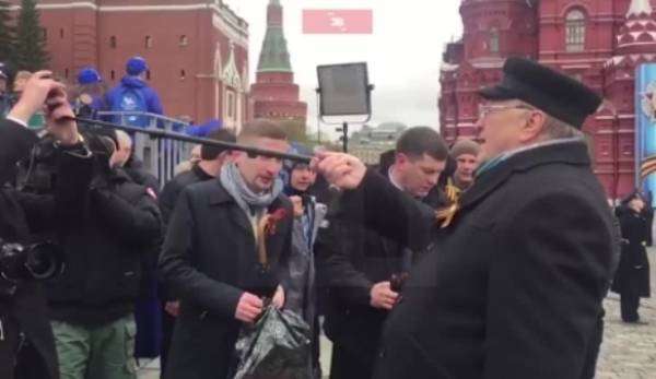 Комиссия Госдумы по этике рассмотрит поведение Жириновского на Красной площади