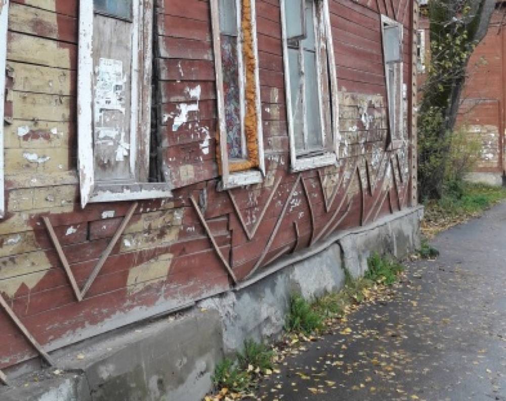 Жильцы полуразрушенного дома в Сыктывкаре оказались заложниками обстоятельств
