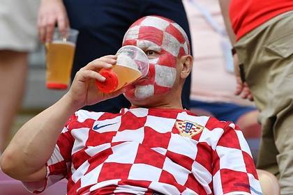 Россияне выступили против возвращения пива на стадионы
