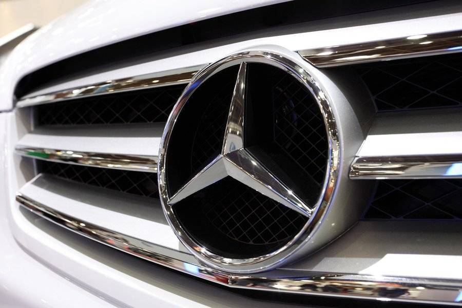 Mercedes-Benz отзовет 745 тысяч автомобилей из-за неисправных люков