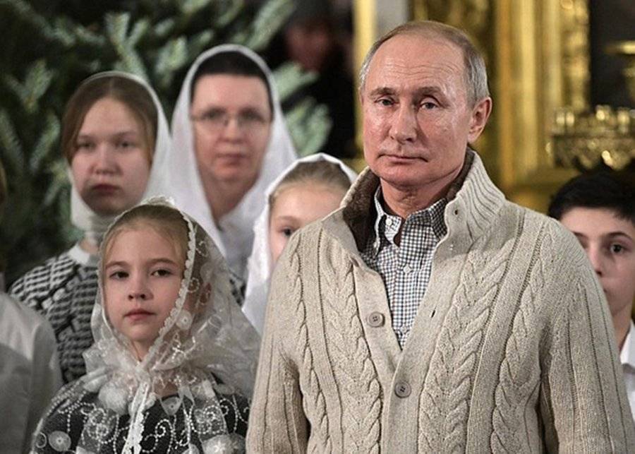 Путин поздравил православных с Рождеством