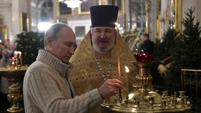 Президент России встретил Рождество в Петербурге. Спасо-Преображенский собор получил подарок