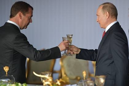 Путин и Медведев поздравили россиян с Рождеством