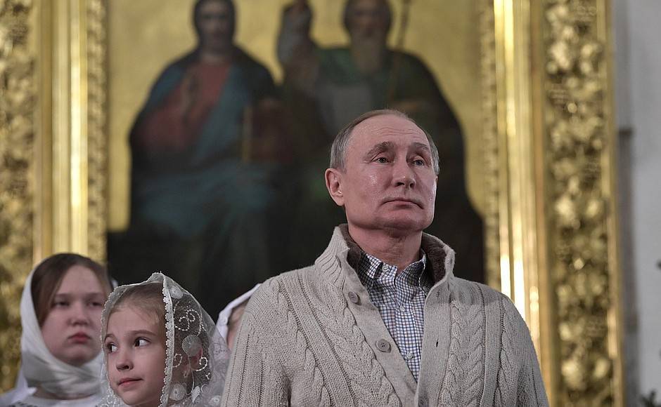 Владимир Путин поздравил православных россиян с Рождеством
