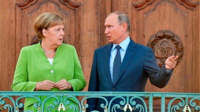 «Идеальное время поговорить с Путиным»: политики провожают Меркель в Москву