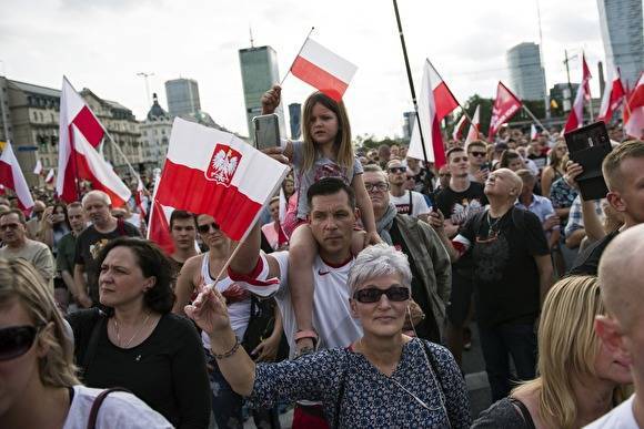 В Польше разрабатывают резолюцию против российской трактовки истории