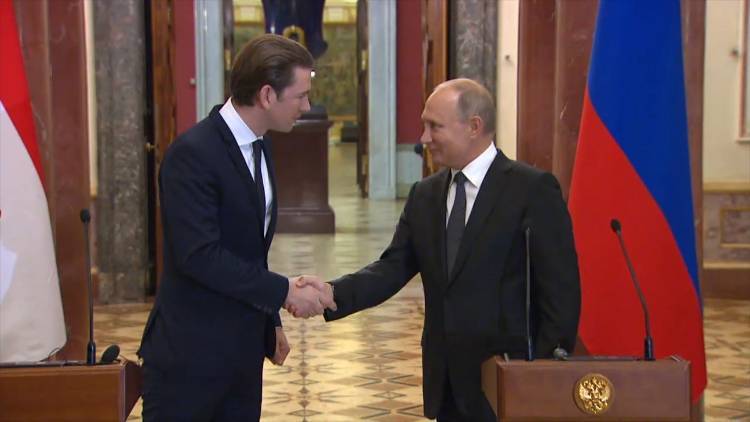 Путин поздравил Себастьяна Курца с вступлением в должность канцлера Австрии