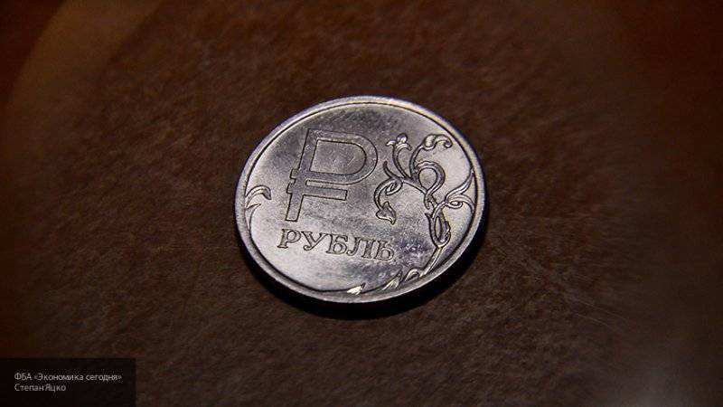 Эксперт назвал рубль самой оптимальной валютой для России и Белоруссии