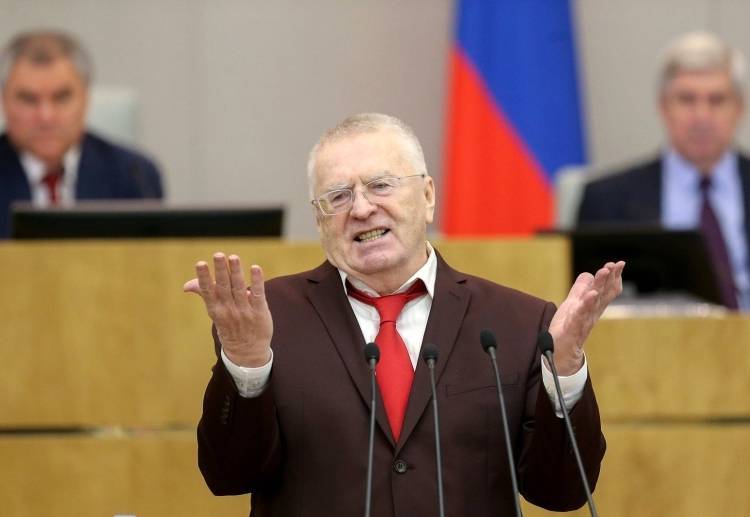 В ЛДПР объяснили раздачу Жириновским денег людям на Красной площади