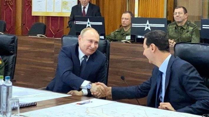 Путин прошелся с Асадом по Дамаску и подарил православному храму икону