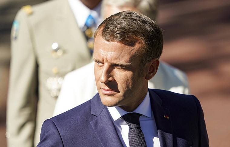 Президент Франции почтил память жертв терактов в Париже в 2015 году