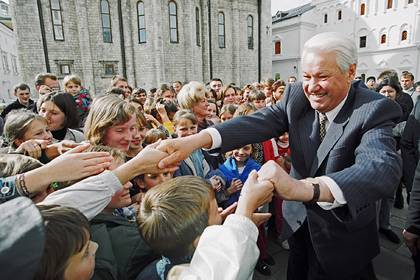 Дорогие галстуки и заморские блюда: как жил Борис Ельцин