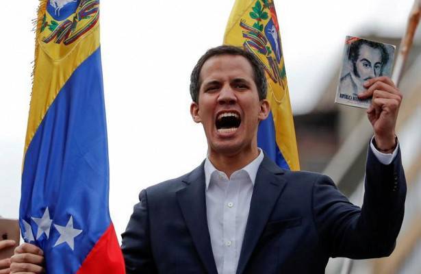 Хуан Гуаид - Гуаидо принес присягу «временного президента» Венесуэлы - newtvnews.ru - Венесуэла