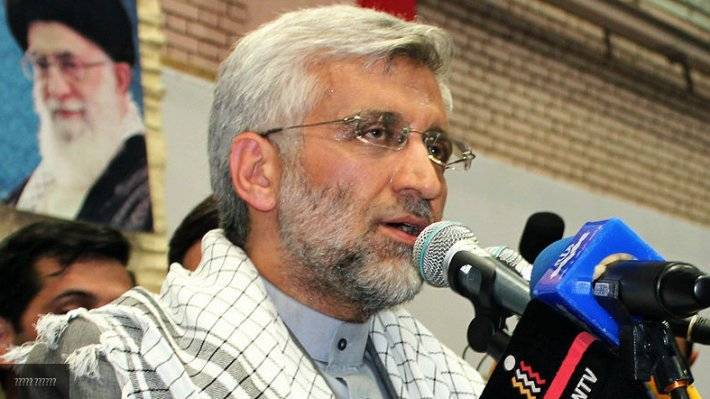 Представитель главы Ирана в Совете нацбезопасности опубликовал в Twitter иранский флаг