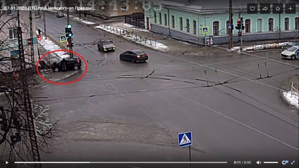 Сбитые на тротуаре в Петрозаводске пешеходы ушли с места происшествия в состоянии шока