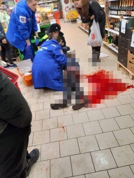 В Тюмени мужчину ранили ножом возле магазина