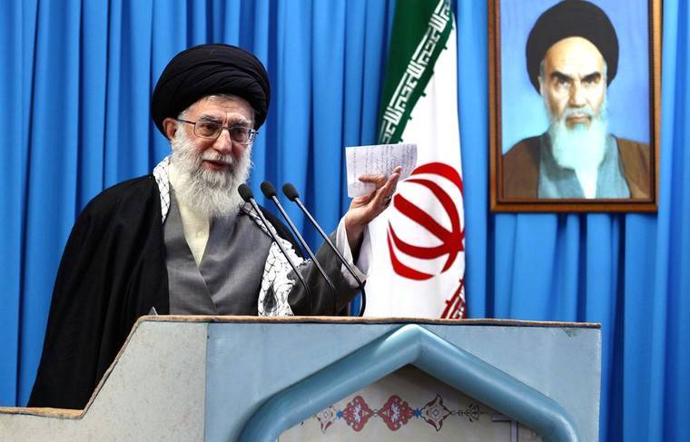 Хаменеи назвал удар по американским базам в Ираке пощёчиной США