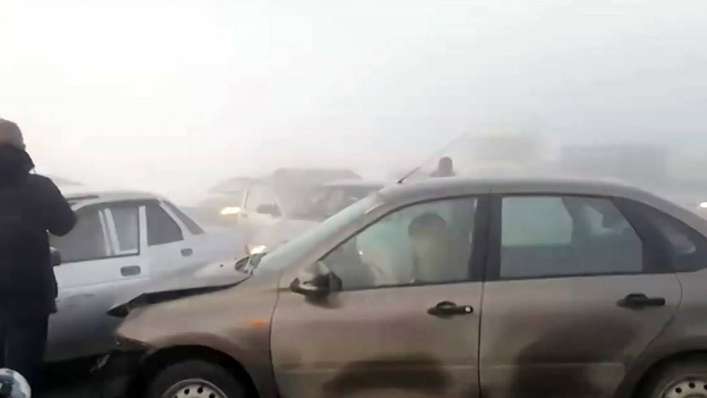 Под Пермью в тумане столкнулись 20 автомобилей