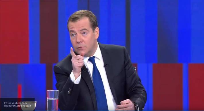 Медведев дал поручение оценить уровень безопасности туризма и полетов на Ближнем Востоке