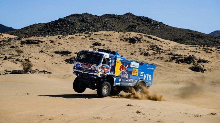 Экипаж Шибалова победил в четвертом этапе ралли «Дакар» в зачете грузовиков