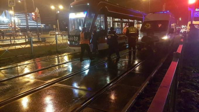 В Кировском районе пенсионерка скончалась после ДТП с трамваем