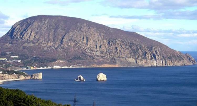 Группа туристов из Москвы потерялась на горе Аю-Даг в Крыму