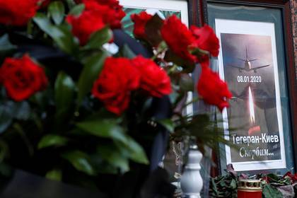 На Украине объявили траур по жертвам авиакатастрофы в Иране