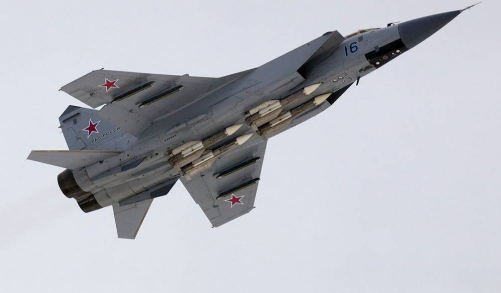 Появилось видео с дозаправкой истребителей МиГ-31БМ в воздухе