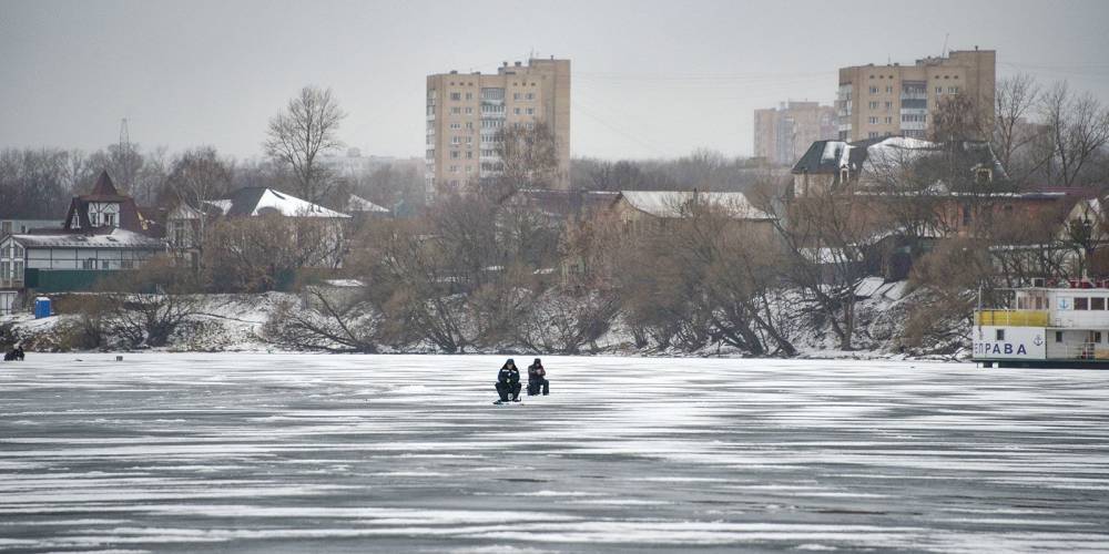 Москвичам напомнили о правилах безопасности на замерзших водоемах