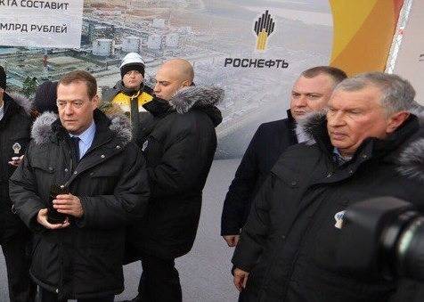 Сечин просит Медведева ускорить выдачу льгот в рамках инвентаризации месторождений