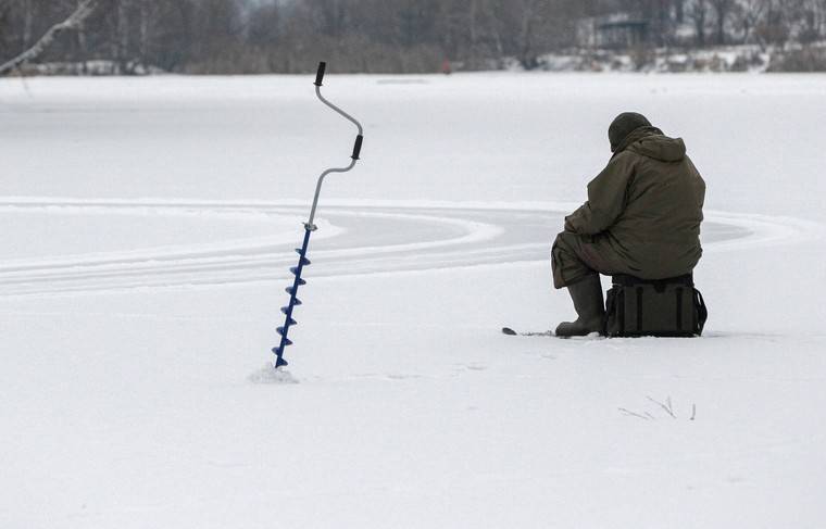 Москвичам напомнили о правилах безопасности на замёрзших прудах